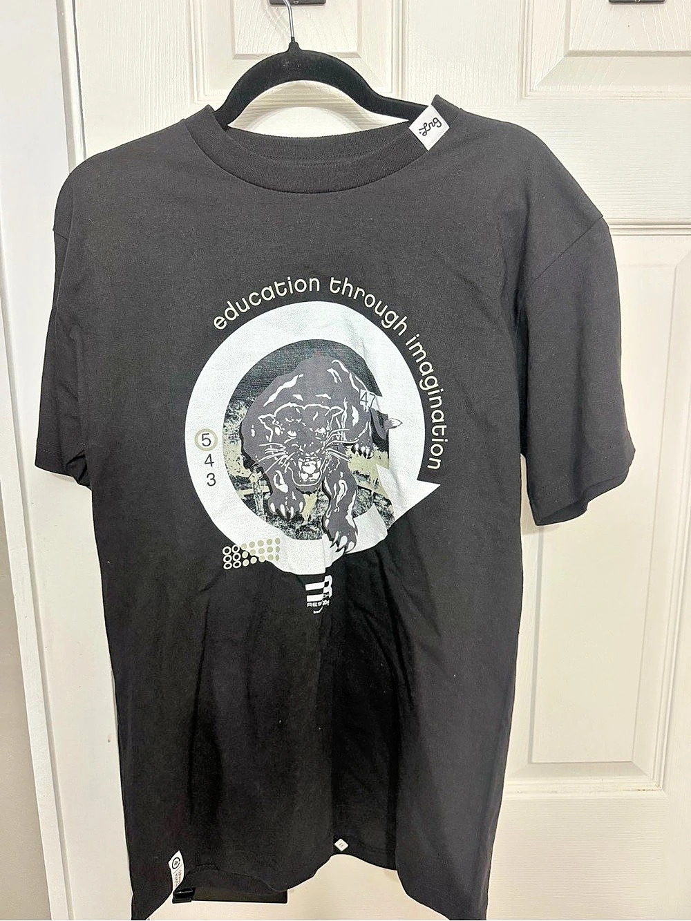 LRG Graphic Short Sleeve Tee in Black Medium
